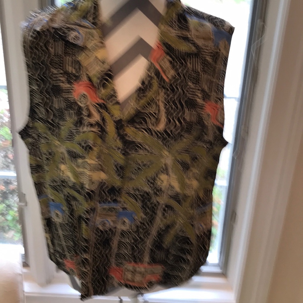 S/less rayon black print blouse